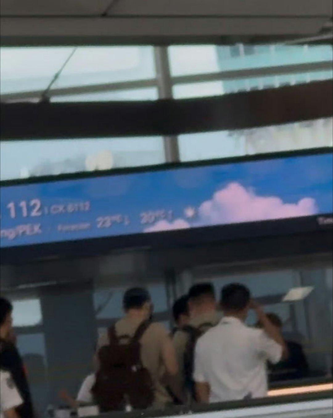 肖战香港飞北京机场路透 