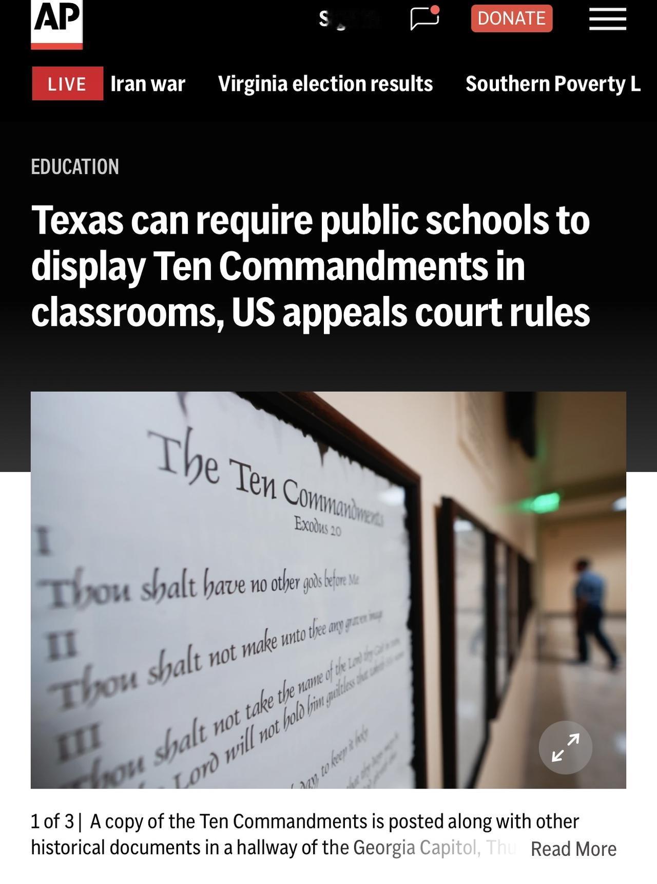 美国上诉法院裁定，德克萨斯州可以要求公立学校在教室里展示《十诫》。

美国上诉法