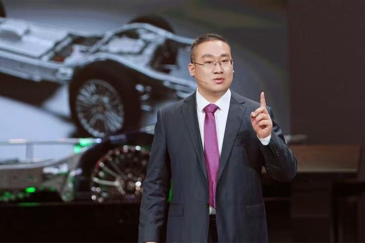 北京车展坦克展台，堪称全场最有气场的存在。恰逢品牌五周年，全新坦克700重磅亮相