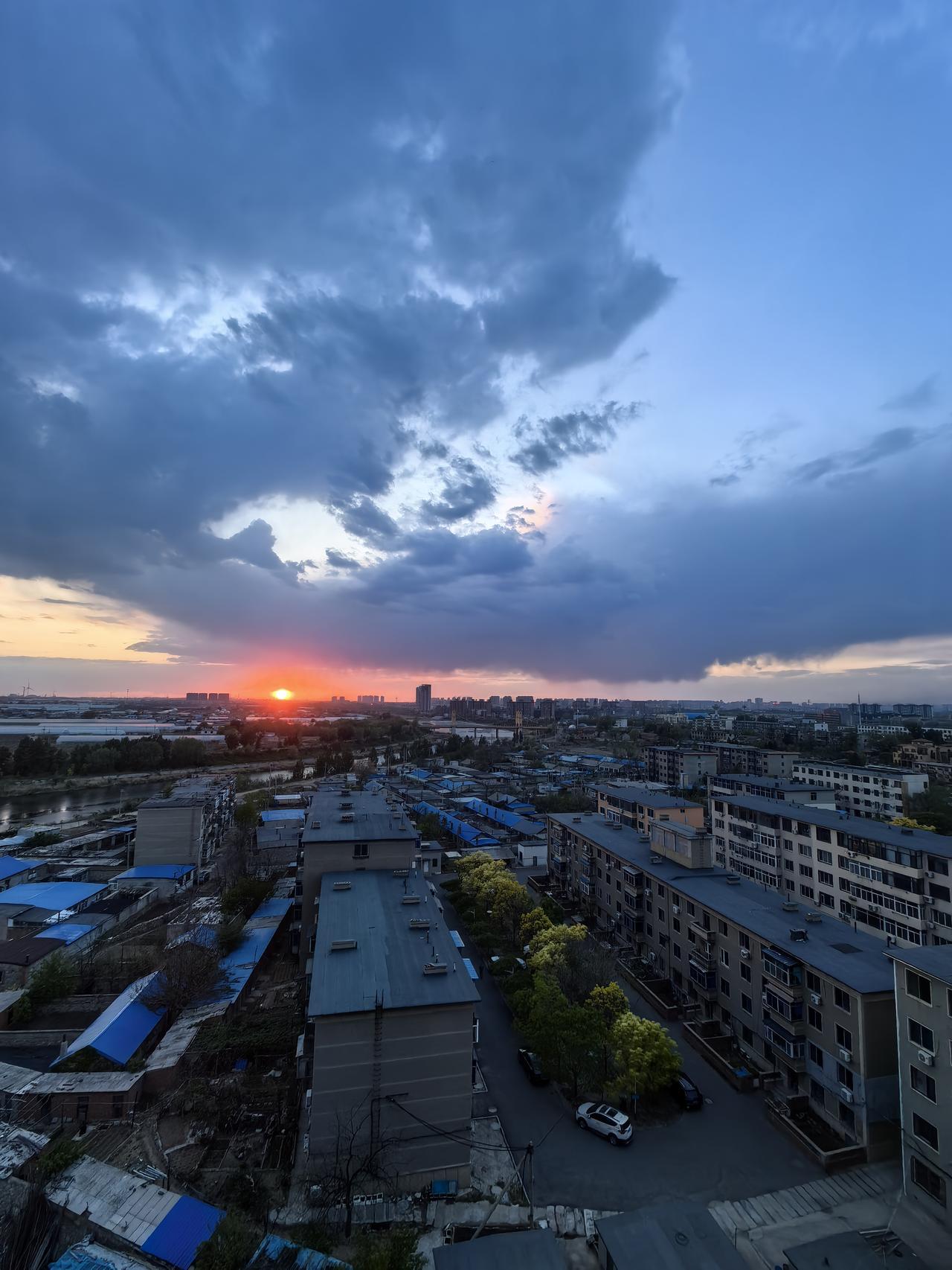 晒晒你拍的夕阳西下时的美丽风景有西风，无古道