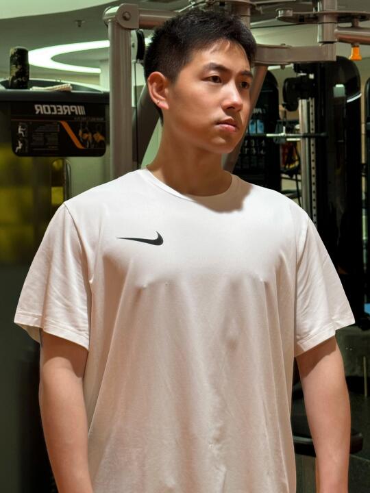 吃饱喝足去健身啦