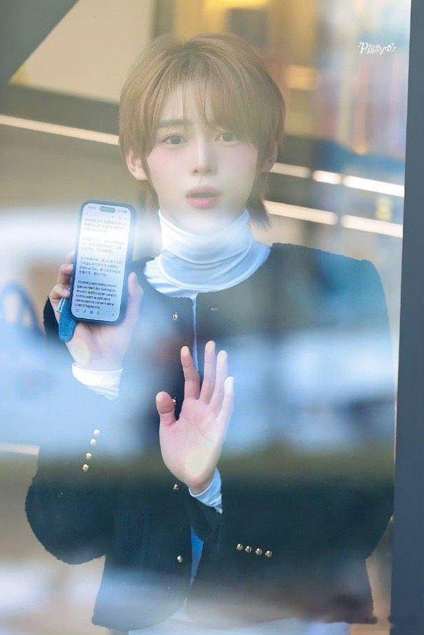 网友发问：章昊如果下海 人气会高过6.0的梓渝吗梓渝演唱会设置了女性关怀点梓渝演