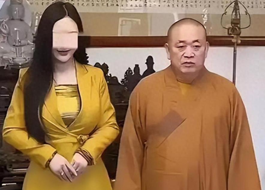少林寺那位“花和尚”真是把大家的观念给颠了个底朝天，自从释永信出点事之后，闲话就