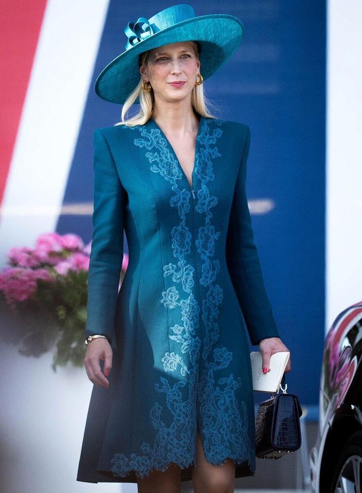 6月18日，英国肯特加布里拉小姐参加皇家赛马节（royal ascot）的第二天