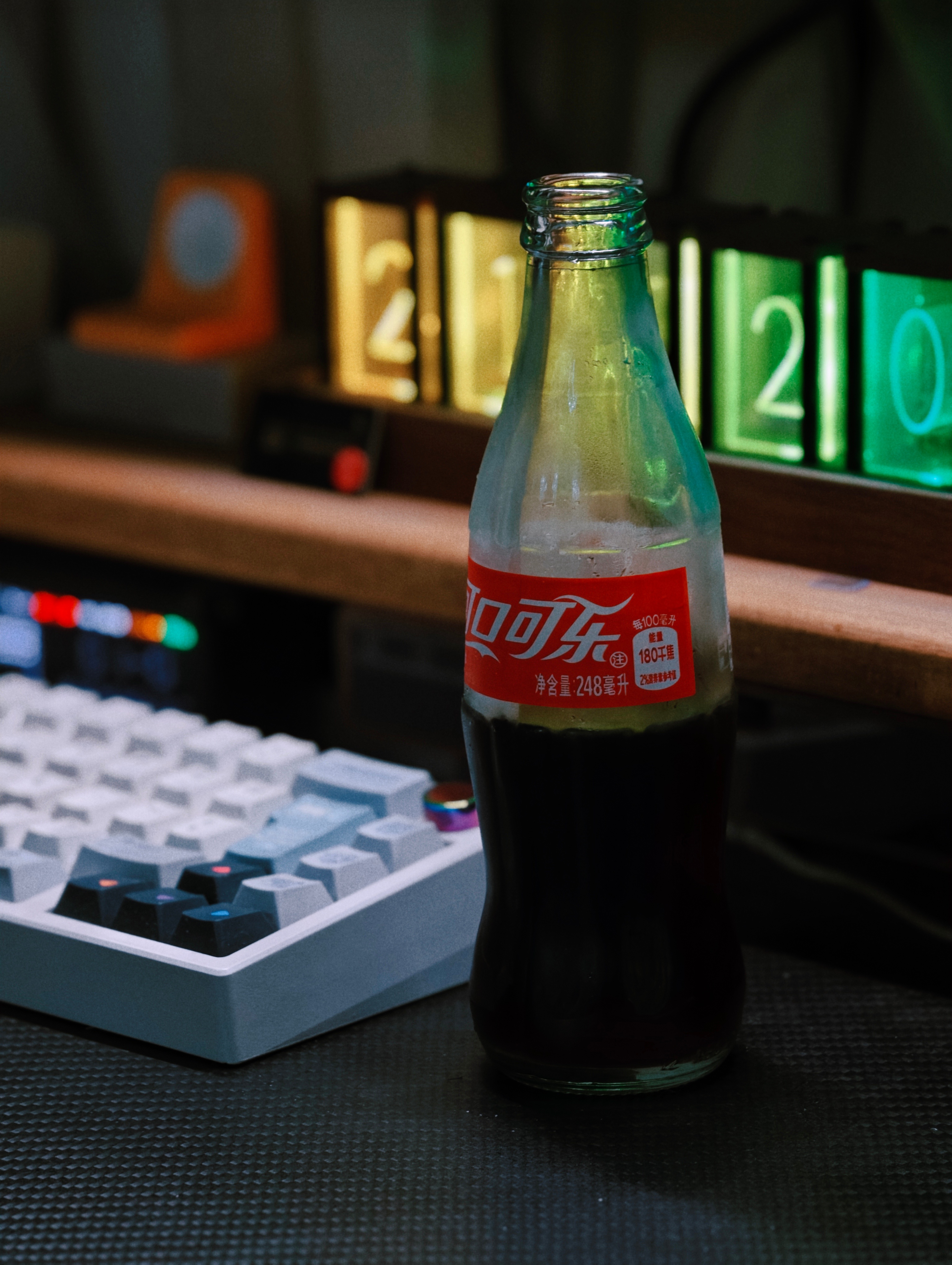 可口可乐口感玻璃瓶＞易拉罐＞塑料瓶没人反对吧？