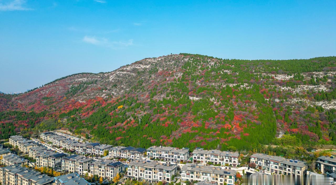 什么？市区看红叶你知道蝎子山？
如果你觉得蝎子山人太多，不妨来蚰蜒山邂逅一场秋日