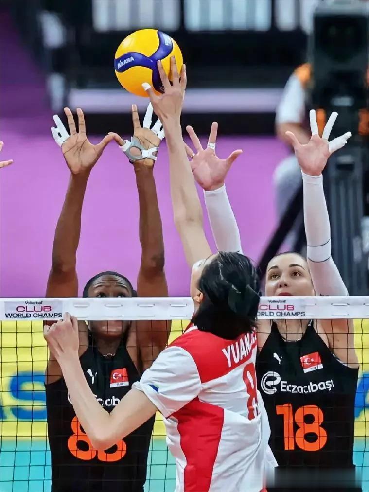 2023世界女子排球俱乐部锦标赛(世俱杯)12月15日赛况、小组排名:
A组:
