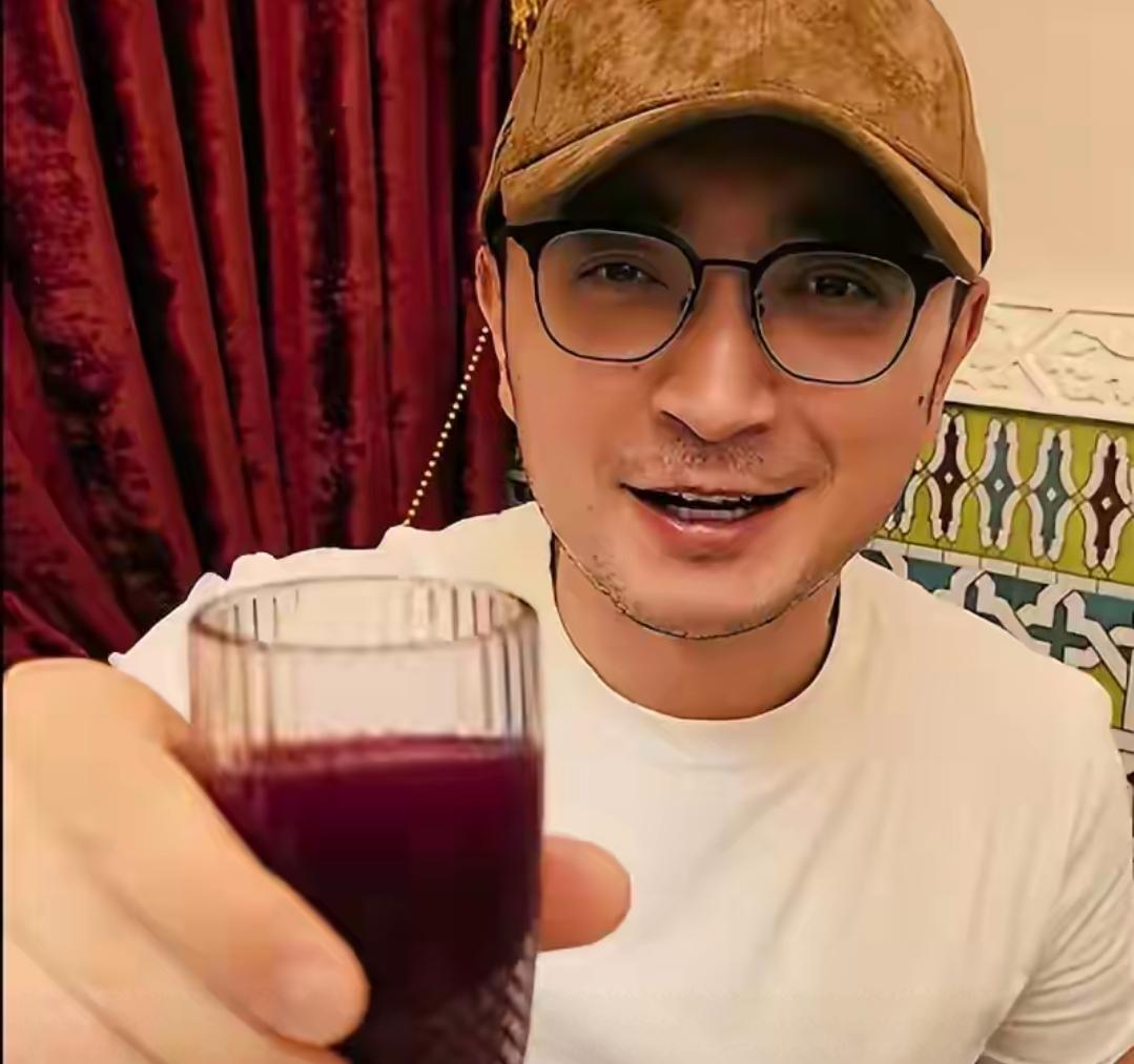 42岁小尼回新疆聚餐，8个菜包含俩粽子、玉米面汤，果然不爱蔬菜娱乐 明星