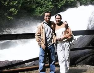 她17岁被送去加拿大读书，为绿卡嫁大8岁加拿大华裔程序员，8年后，警察在河里打捞