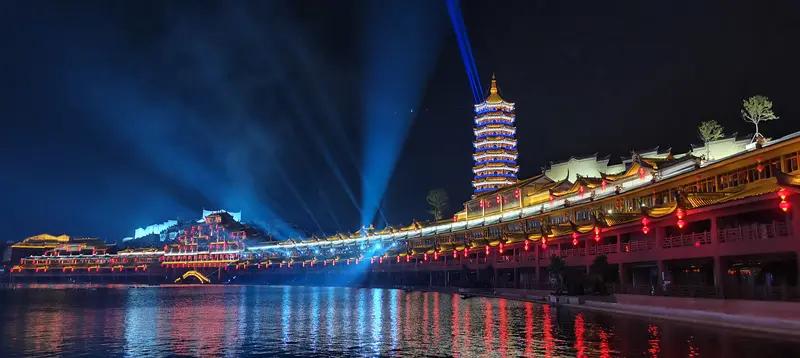 4月1日，浙江湖州龙之梦太湖古镇景区，男子和朋友外地旅游景区内就餐，两人消费86