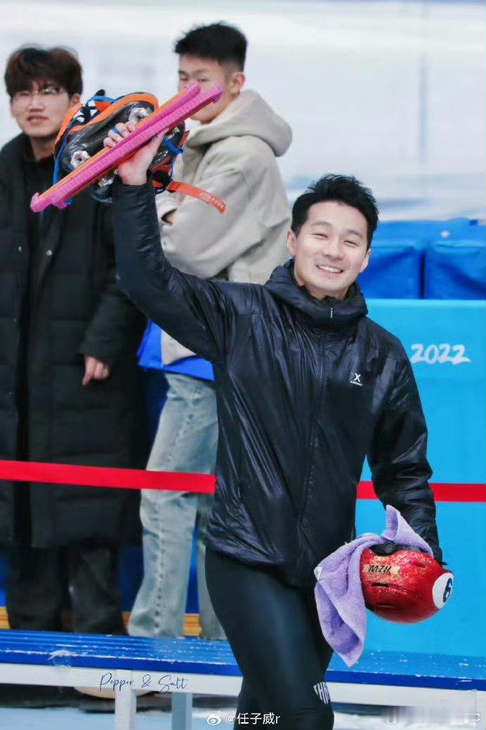 冬奥冠军转型教练！重庆市短道速滑队（重庆组）正式组建，任子威担任主教练。此前，重