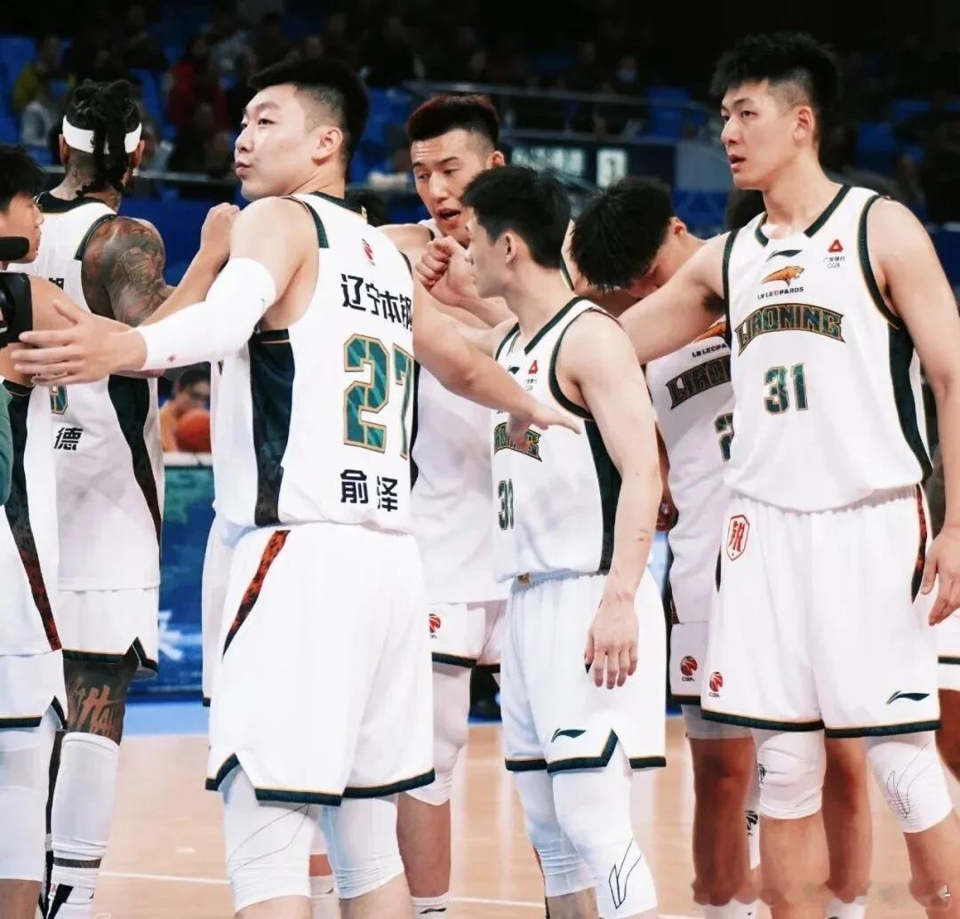 不败对决一触即发，辽宁男篮客场剑指北京盼破局12月17日19时35分，CBA常规