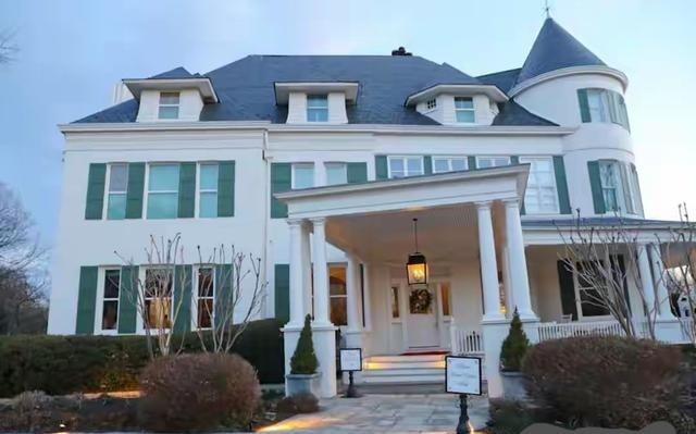 报应来的真快！对特朗普及其帮凶的清算开始了,先向美副总统万斯下手。以缉毒为幌子，