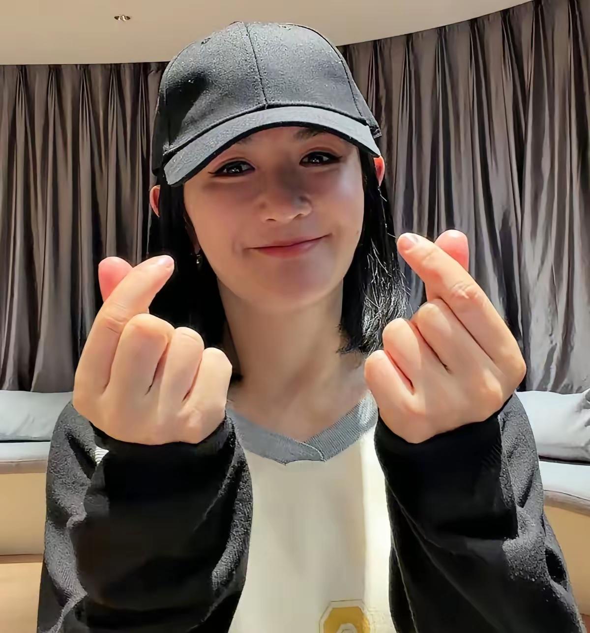 真挺意外的，主持人里谢娜算是国民度超高的了，钱和名气都不缺，家庭也美满，居然宣布