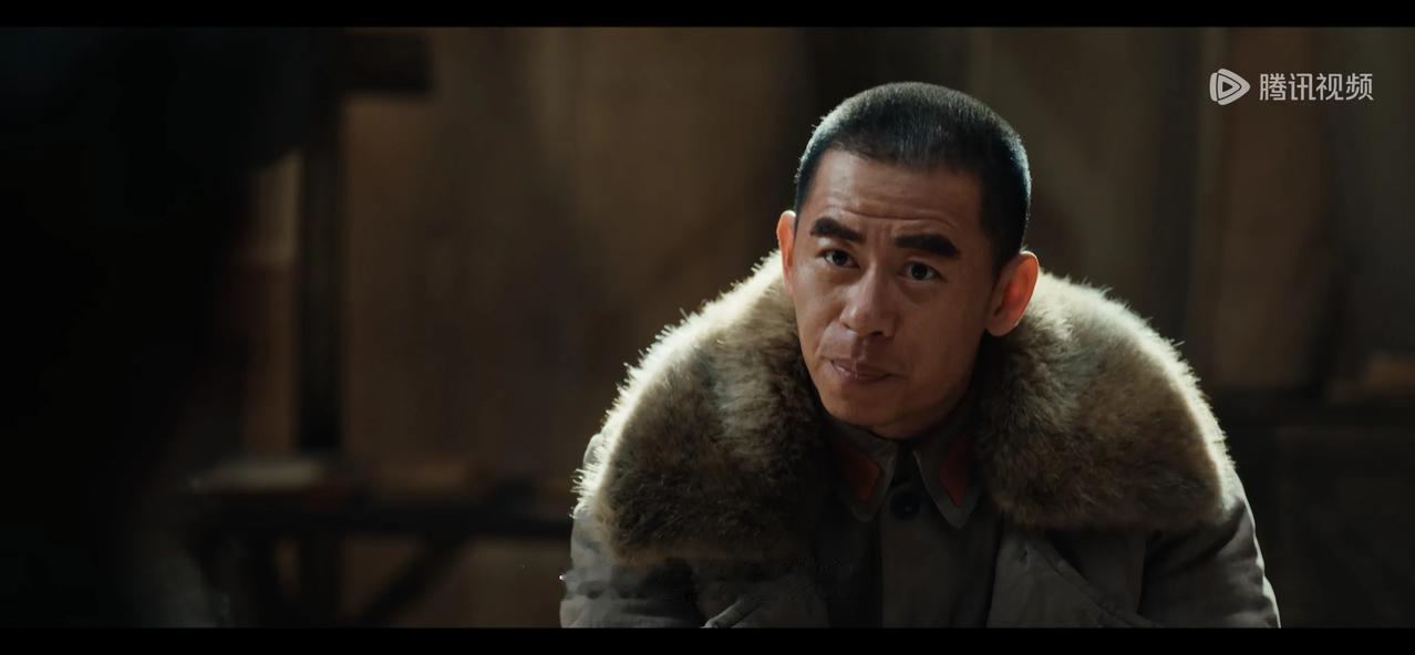 《征途》临近大结局，康巴人拦截红军北上，夏克刀登拔出了藏刀，红军不敢动不向藏族同