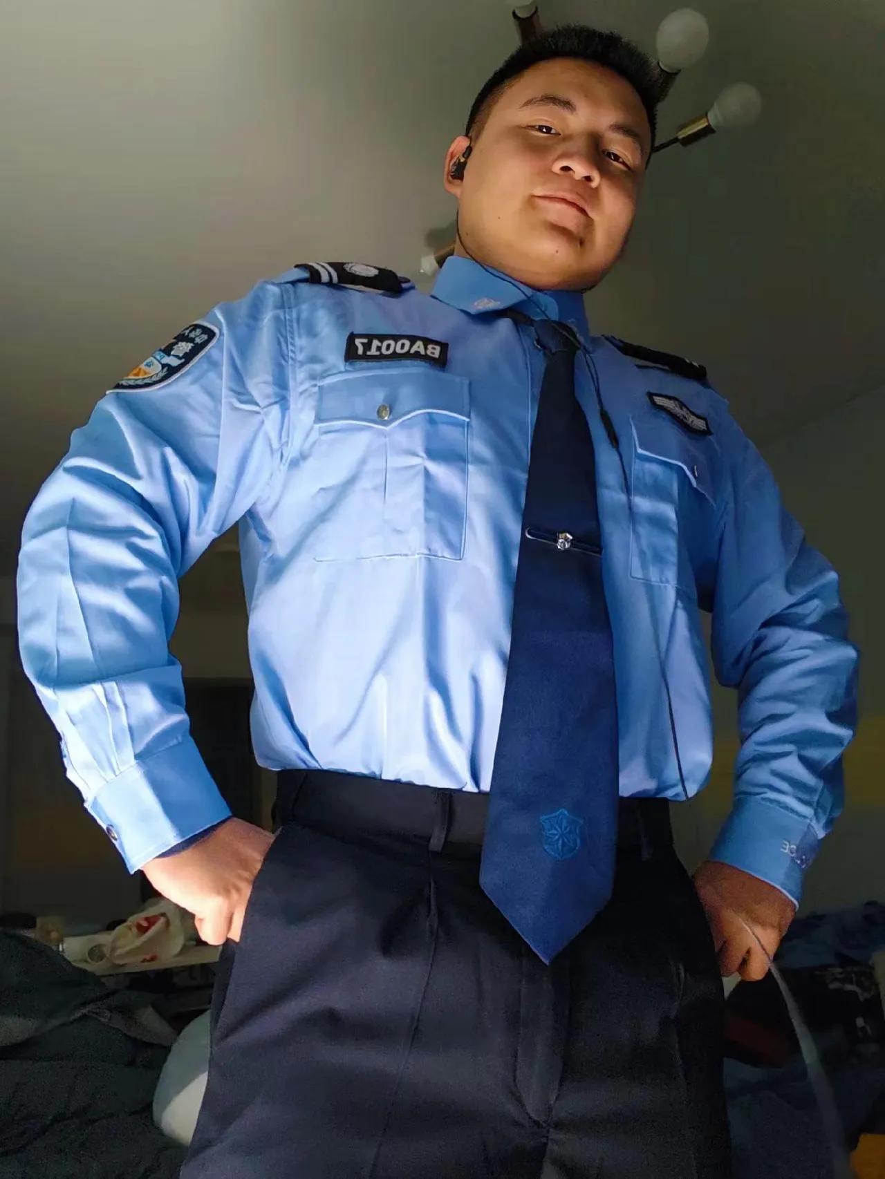 家里养出个这样的儿子，在村里可以抬头挺胸了吧？