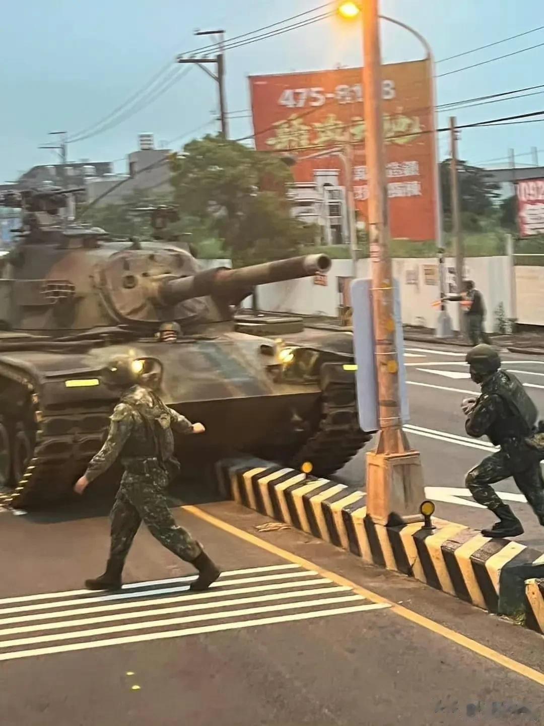 中国某部坦克兵在驾驶M60主战坦克时，因为缺乏训练，技术不熟，直接操控失误。

