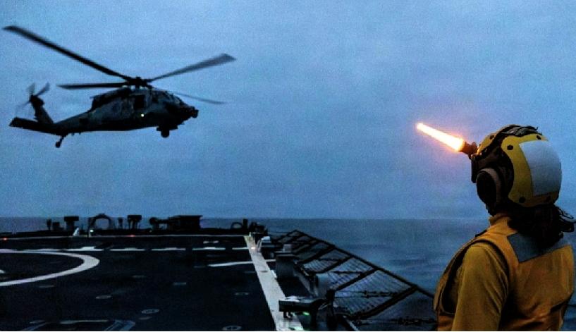 【美军将从中国开往伊朗的货轮打出一个洞】特朗普在社交平台最新发文称：“我们海军把