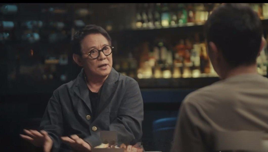看了舍得智慧人物李连杰的访谈，他说AI永远只是第三人称。没有第一人称的切肤之痛和