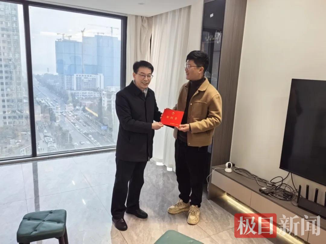 省市退役军人部门探访‘诚信兵哥’黄必栋 勉励再创佳绩