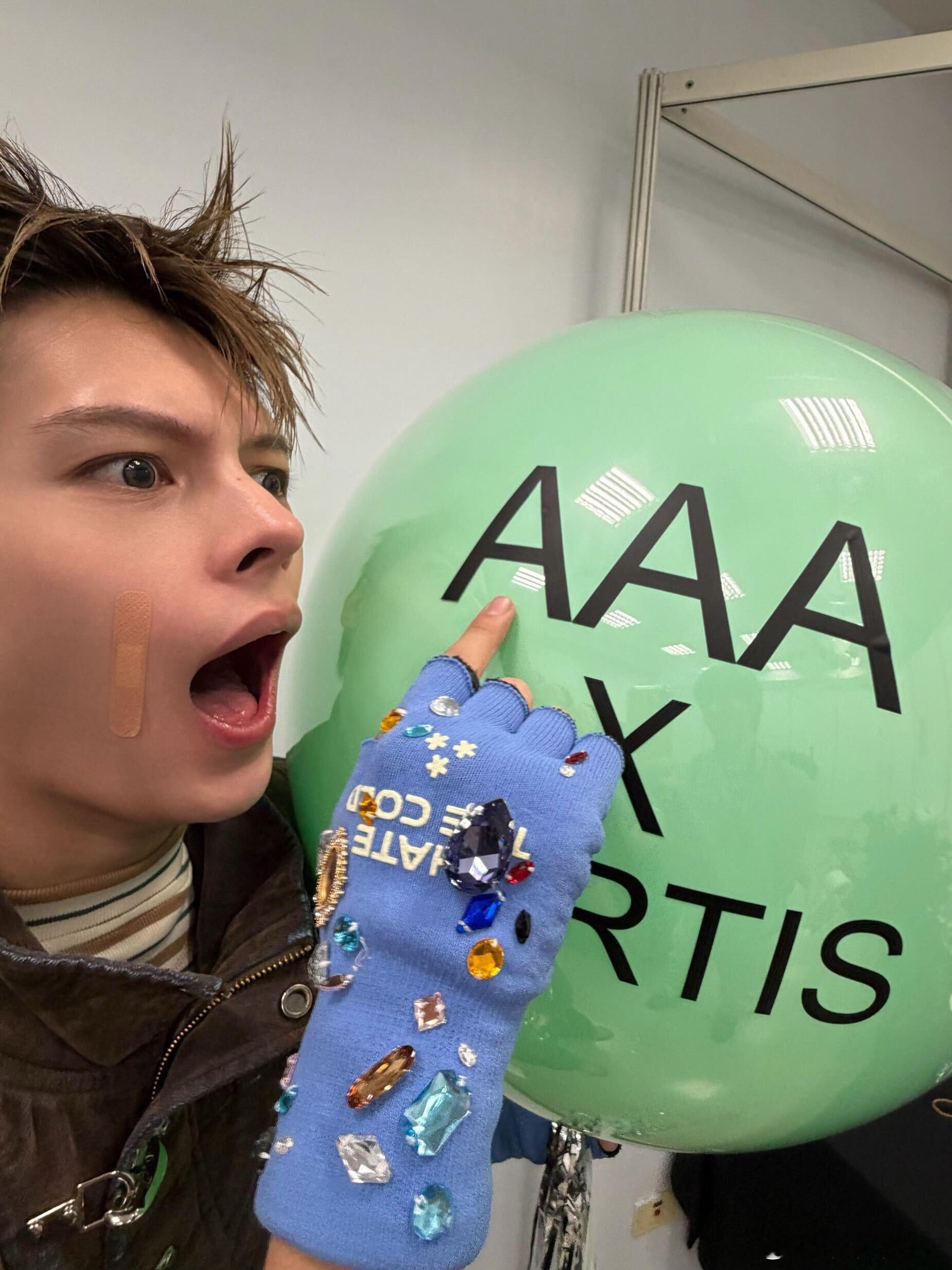 赵雨凡JAMES  🦅赵雨凡狙心舞担 这个JAMES真是帅到令我失语，又帅又搞