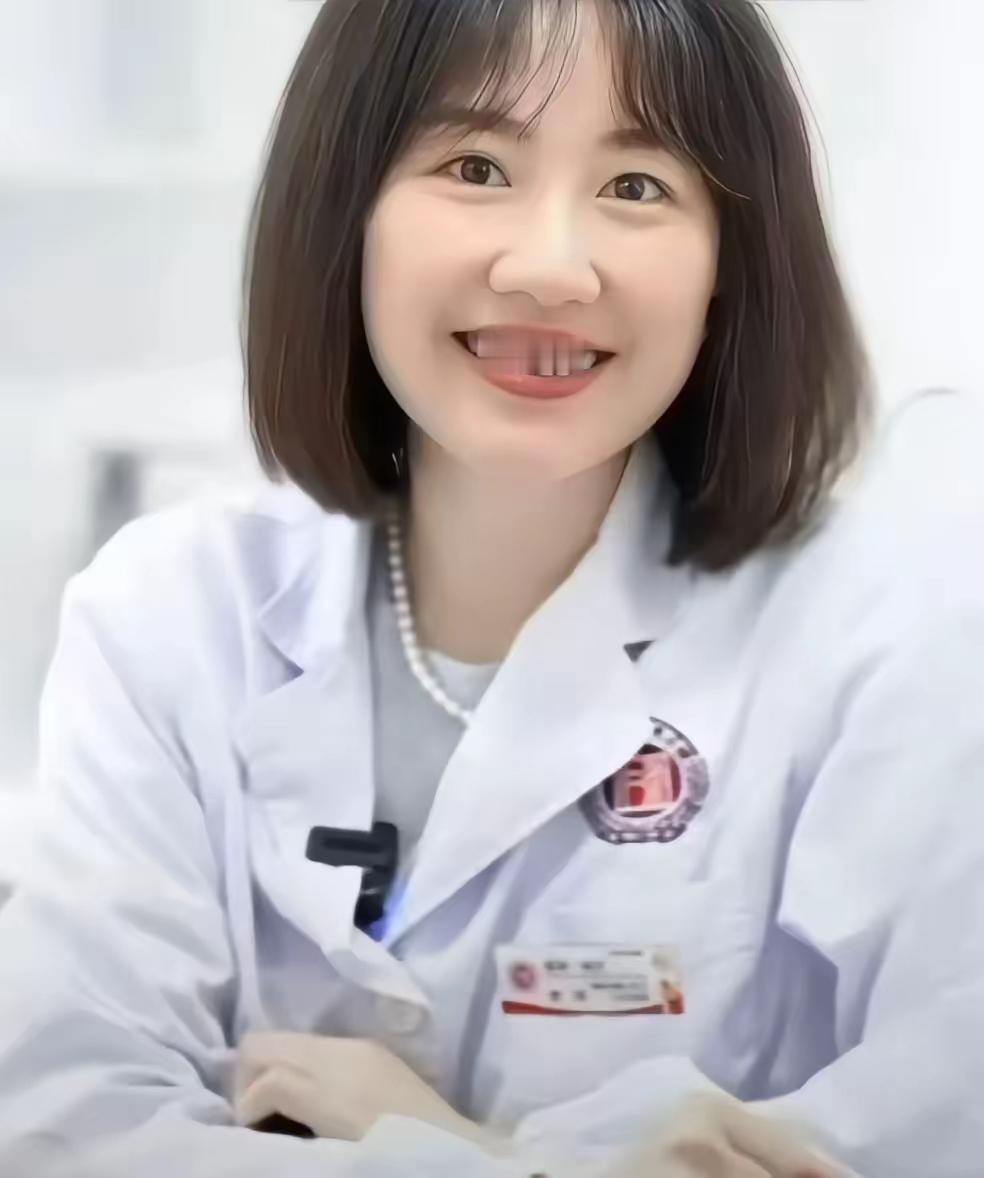 曾琦医生这波“火”得真讽刺！

明明是湖南省人民医院眼科的顶梁柱，号源紧俏到抢不