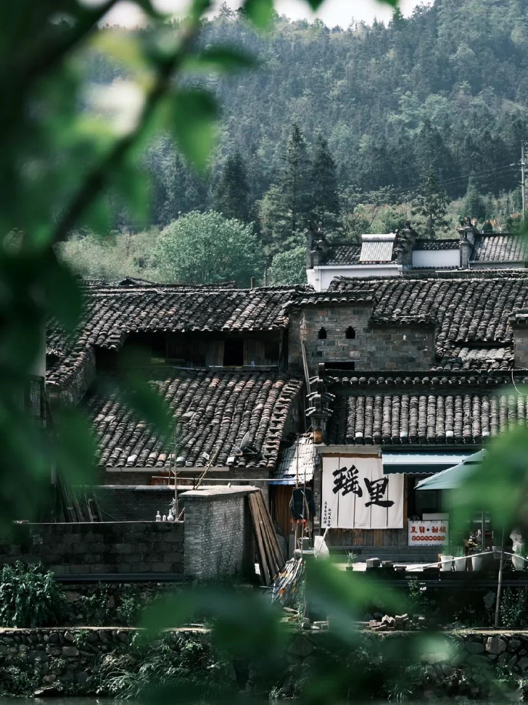 盛夏追光之旅微博旅行ing江西景德镇作为世界瓷都，两千多年陶瓷文化闻名世界，很多