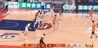 北京北汽巨星周琦终于出了一口恶气！在今天北京北汽客场挑战上海久事的季后赛半决赛G