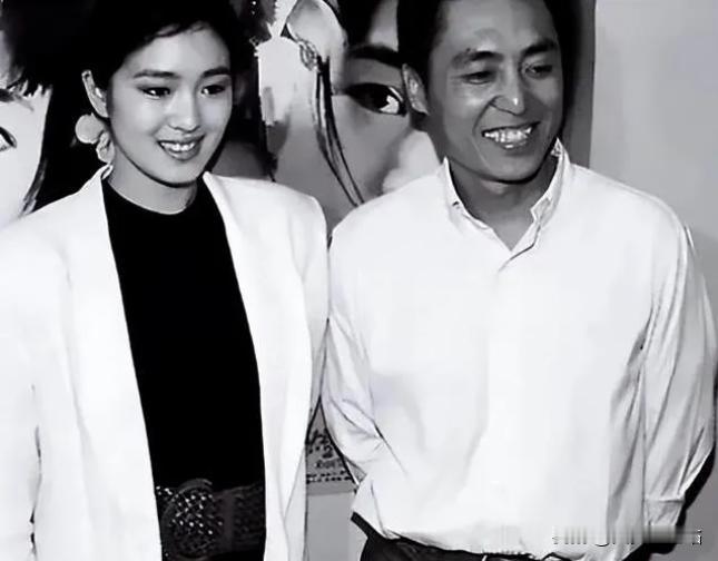 1995年，30岁的巩俐怀着对未来的美好憧憬，向张艺谋表达了心声，我们结婚吧，我