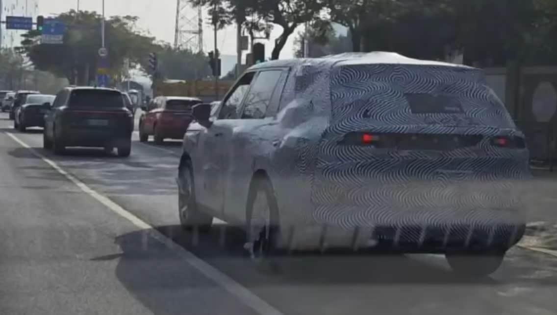小鹏版“库里南”？小鹏新车谍照曝光了！
 
这台内部代号 G01 的大型SUV，