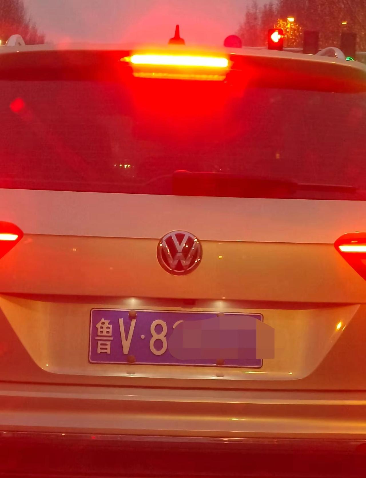 恭喜潍坊。恭喜潍坊车牌号在全国首先实现三档序列厉害了我的车 除了鲁V，鲁G，现在