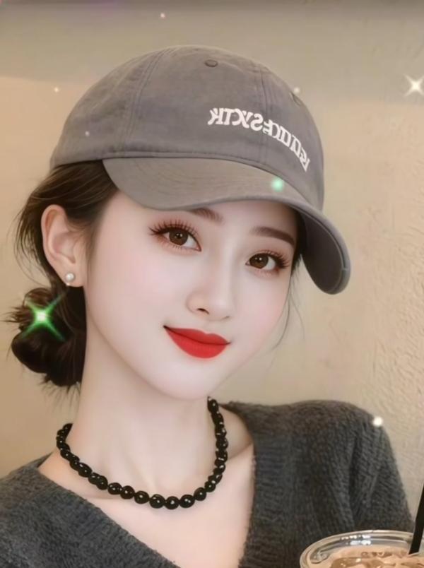 做人实不易，
痛苦常源于欲望膨胀。
有人总想要更多财富、
更高地位，
却忽略了已