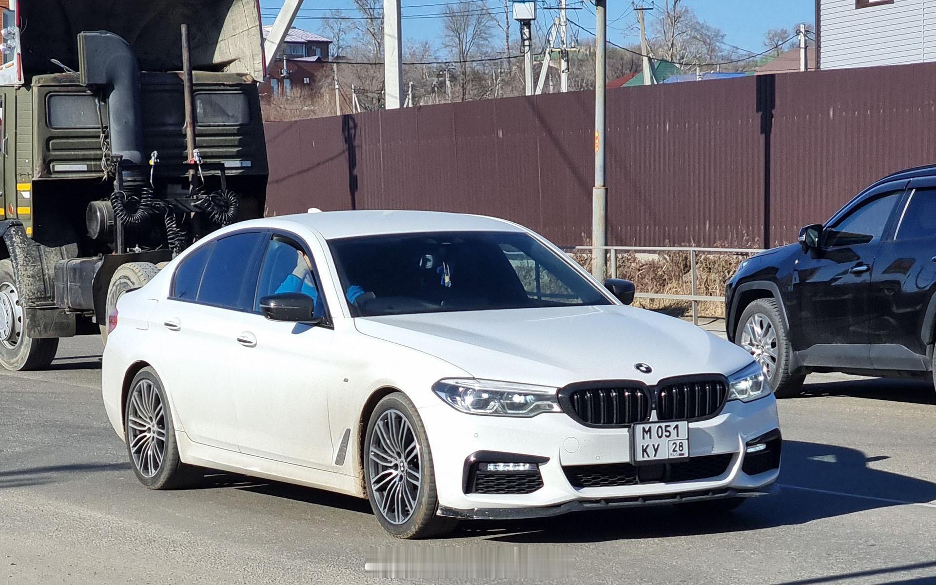 BMW 5-series / Foton Tunland Yutu / Mosk