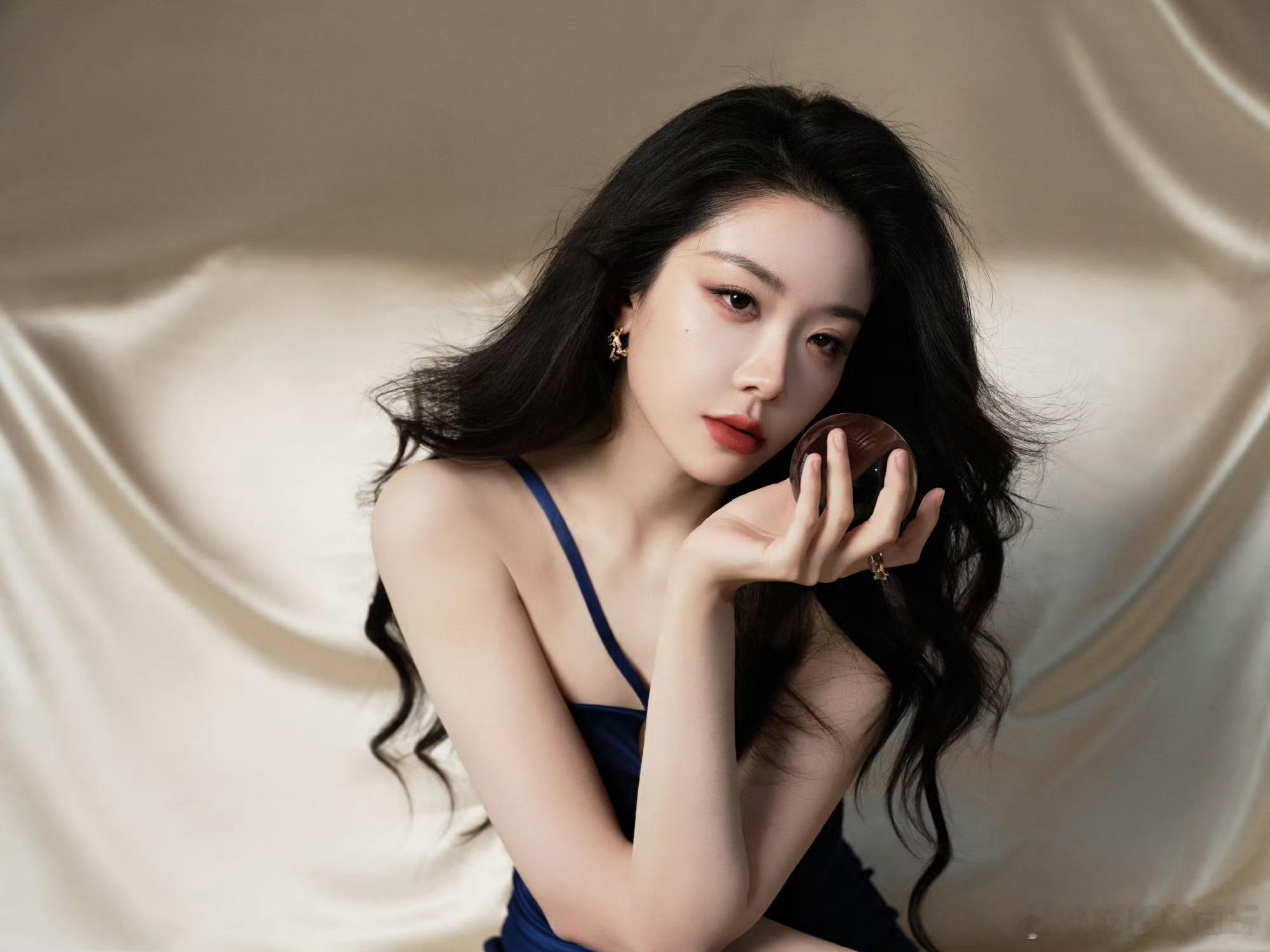 喻言北影节红毯喻言北影节红毯造型 喻言北影节红毯造型来啦，这身材看的我斯哈斯哈北