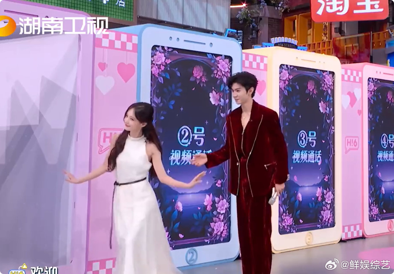 李一桐陈哲远公转式华尔兹李一桐陈哲远公转式华尔兹太圈粉！舞步优雅默契，甜而不腻越