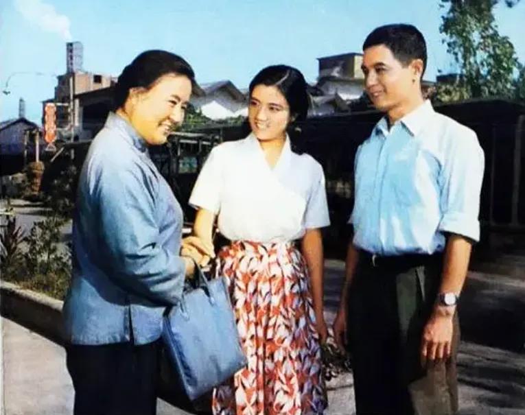 向经典致敬––电影《甜蜜的事业》
李连生都81岁了（图二）
这部电影给观众印象深