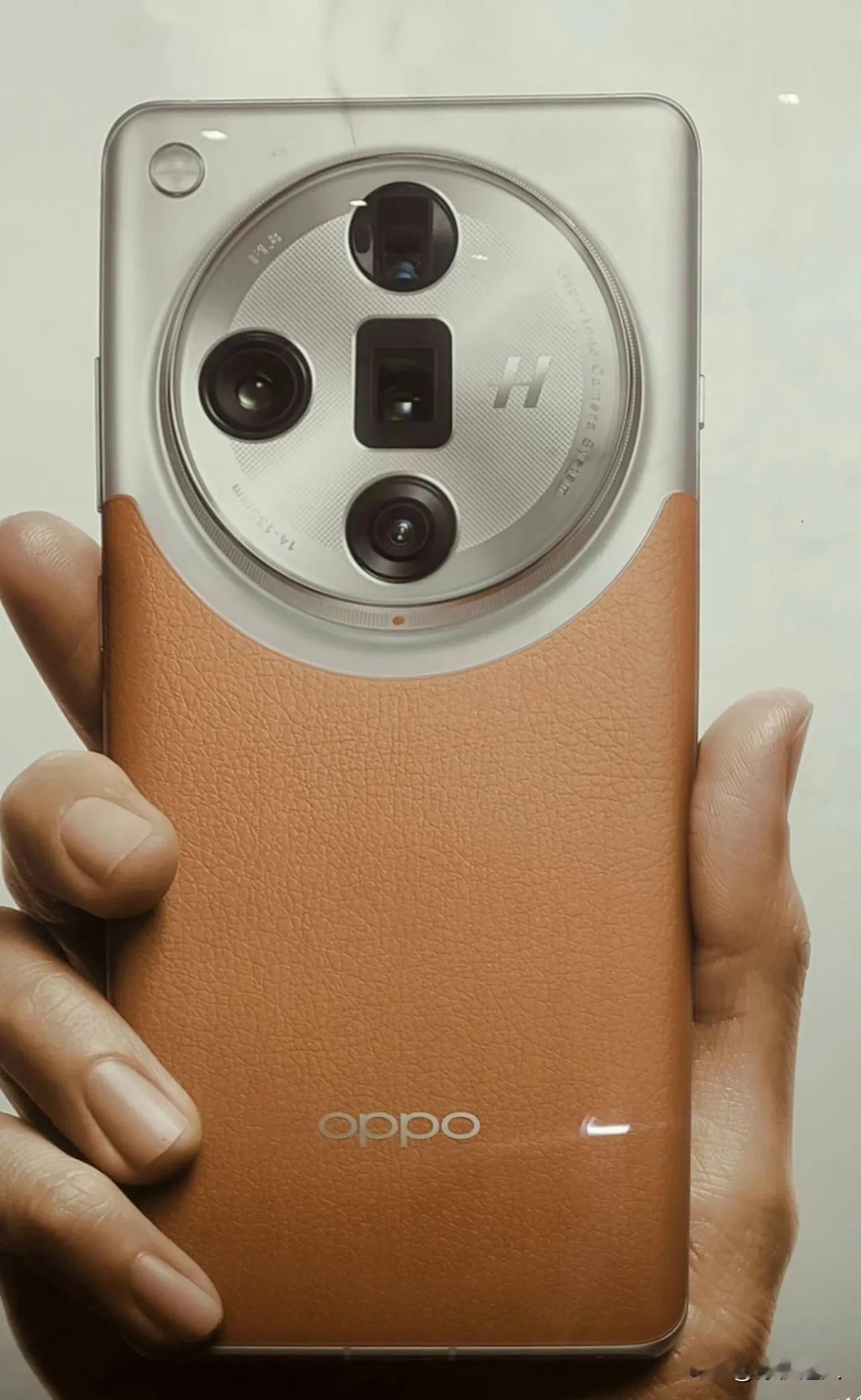 OPPO Find X7系列海报曝光了，图中这款就是Ultra了吧？？？这个设计