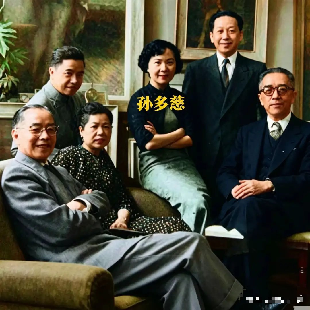 1951年孙多慈的留影，她曾是徐悲鸿的恋人，可惜最终没能走到一起 