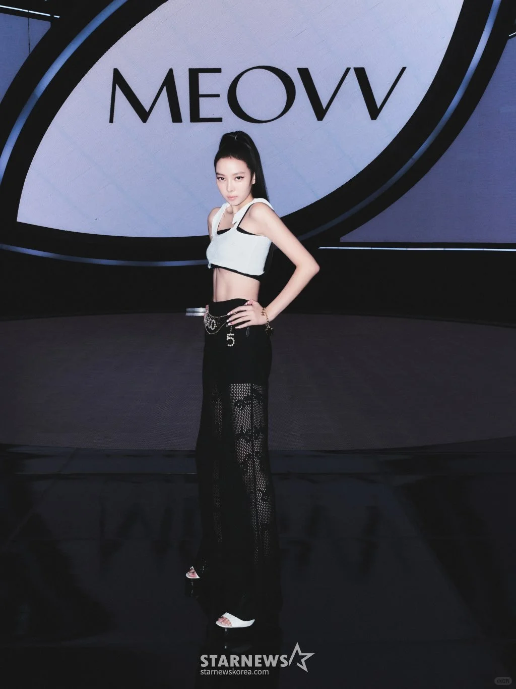 Teddy新女团MEOVV全员穿香奈儿出道