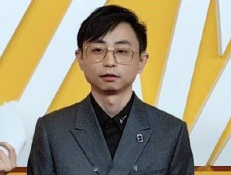 水晶哥看Faker头撞墙：按照Faker的大局观，肯定是生自己的气！在LCK夏季