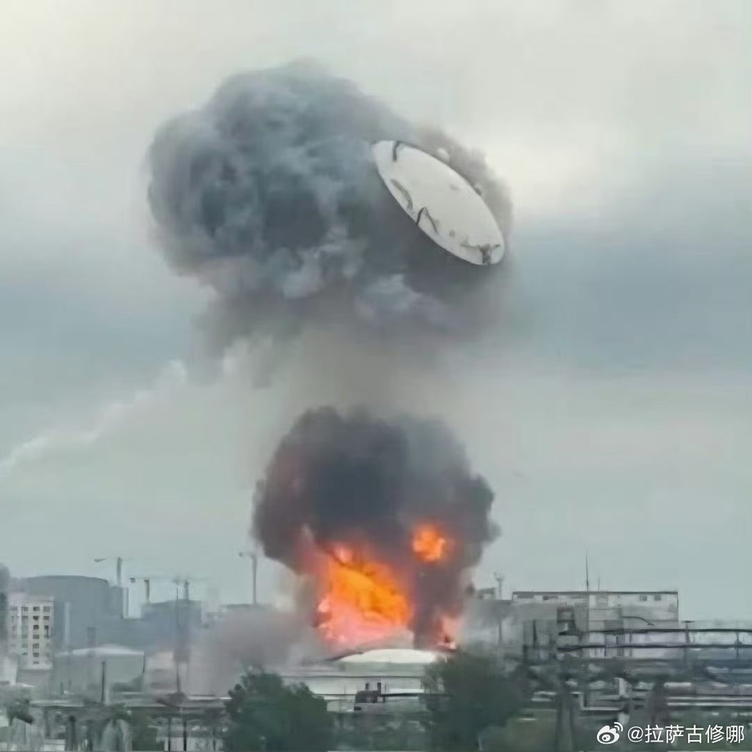 小时候听老人说，很久以前我们部落的一个村与另外一个部落的村子之间发生了一场草山纠