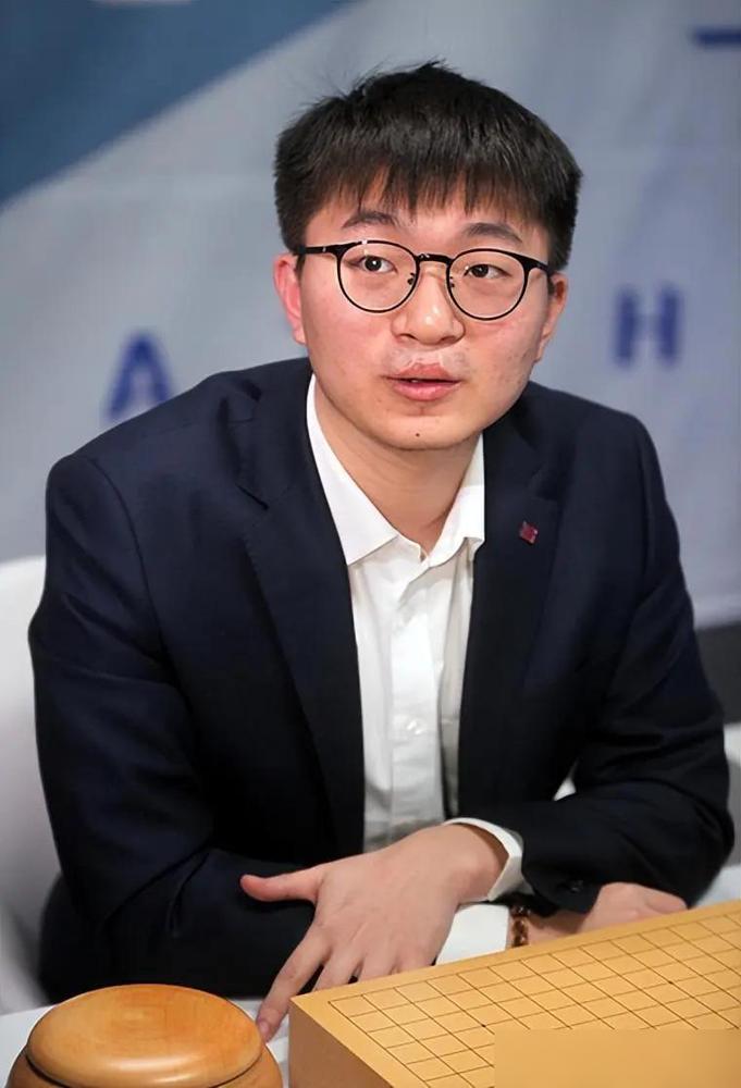 看完三星杯杨鼎新对朴廷桓的棋，我手心都攥出汗了！11月13日八强赛，杨鼎新跟朴廷