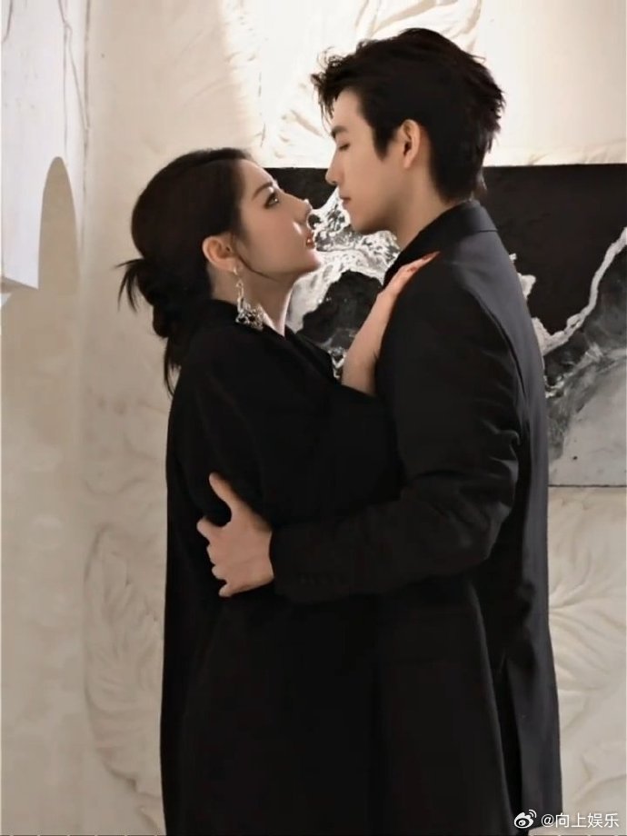 白日提灯剧宣方式迪丽热巴陈飞宇一场温柔又失控的极致爱恋 白日提灯剧宣方式，迪丽热