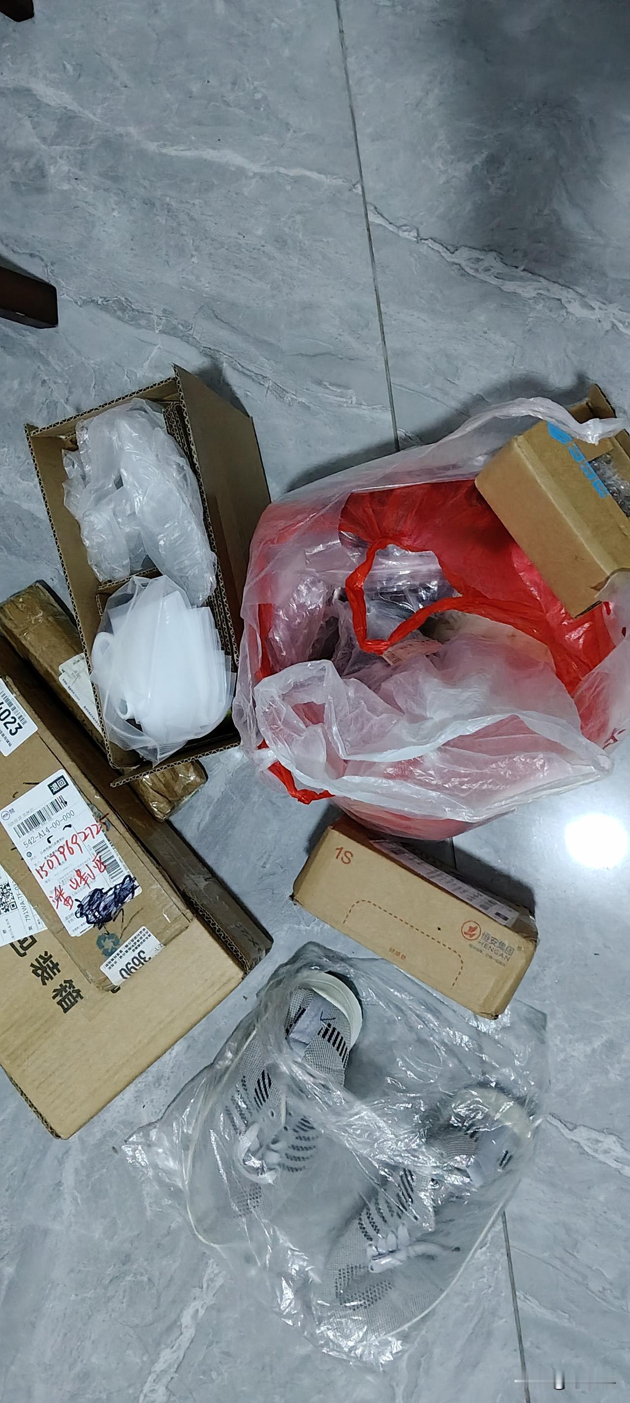人生在世，很多时候真不敢去计划，计划赶不上变化。一个人一辈子也没有必要太会算计了