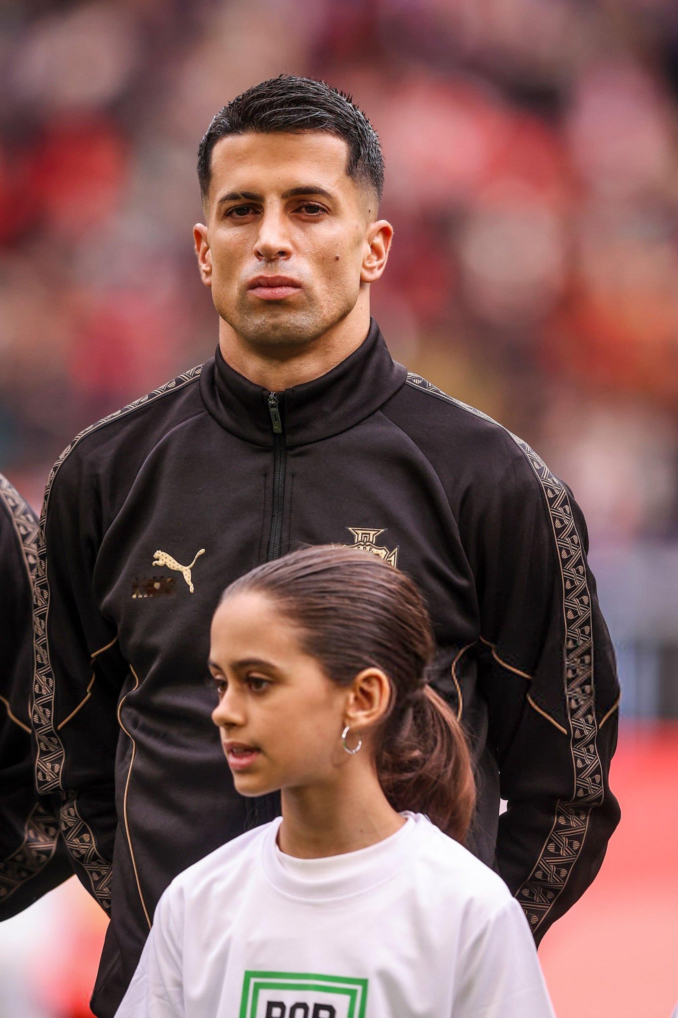 罗马诺： 坎塞洛梦想着重返巴塞罗那✅ 门德斯和拉波尔塔之间仍在保持联系。 巴塞罗