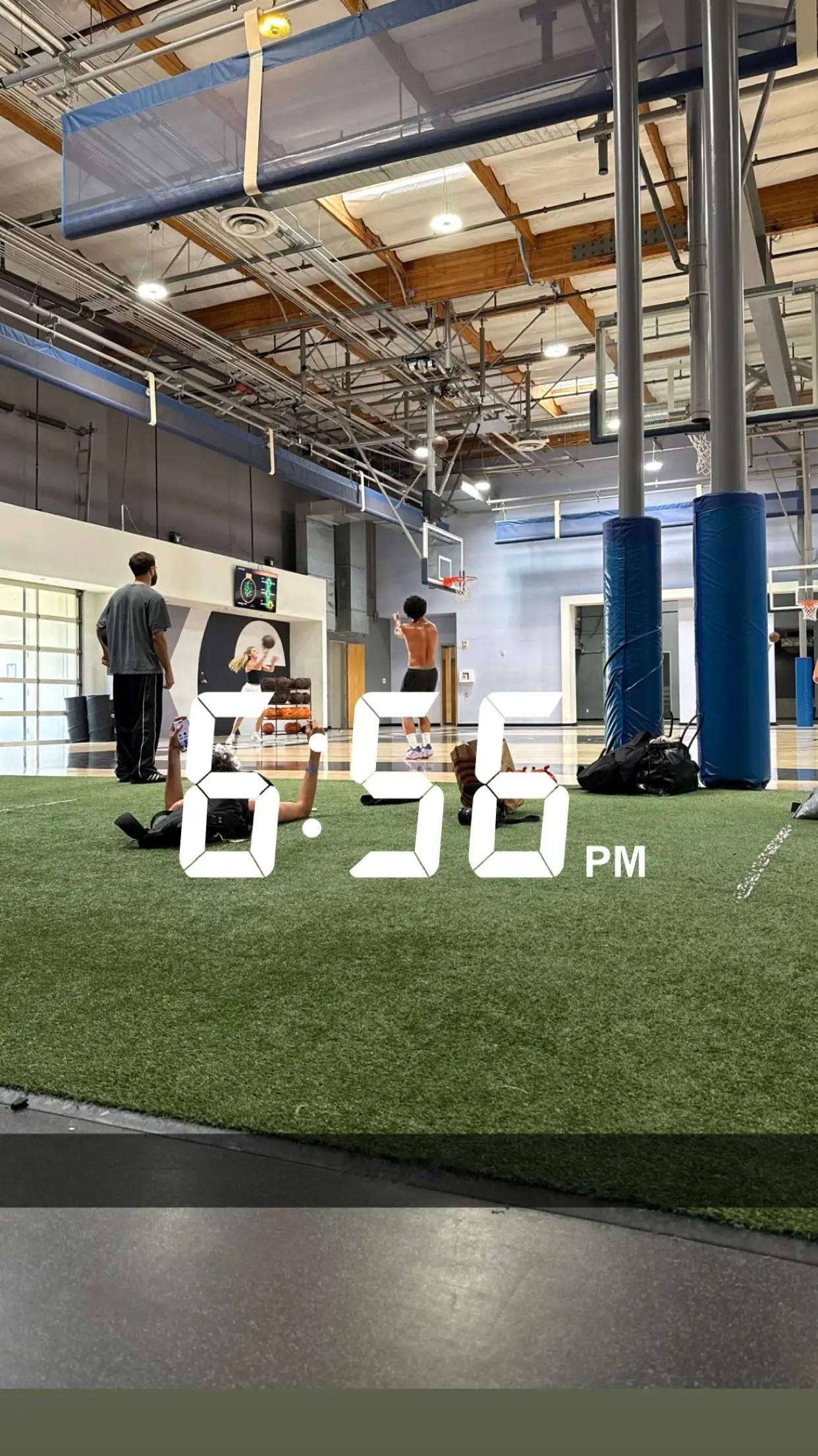 麦凯恩分享近日动态nba雷霆