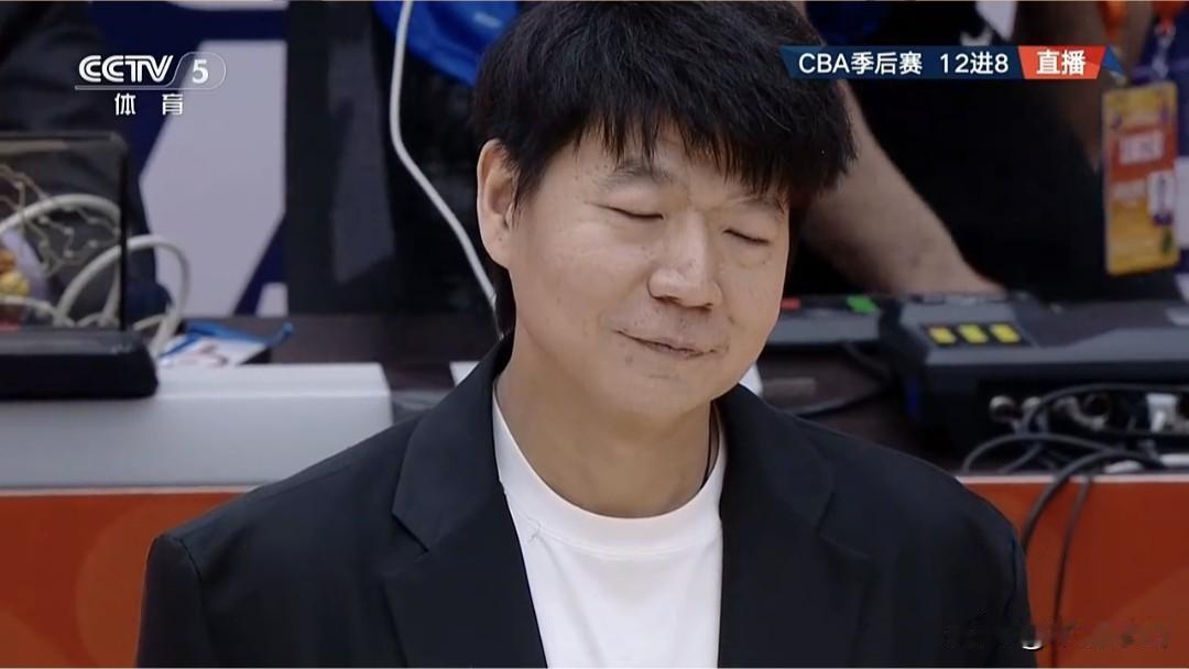 CBA首日比赛预测都是反转了，主场作战的山东和广东都输球了，而且输的很惨，辽宁和