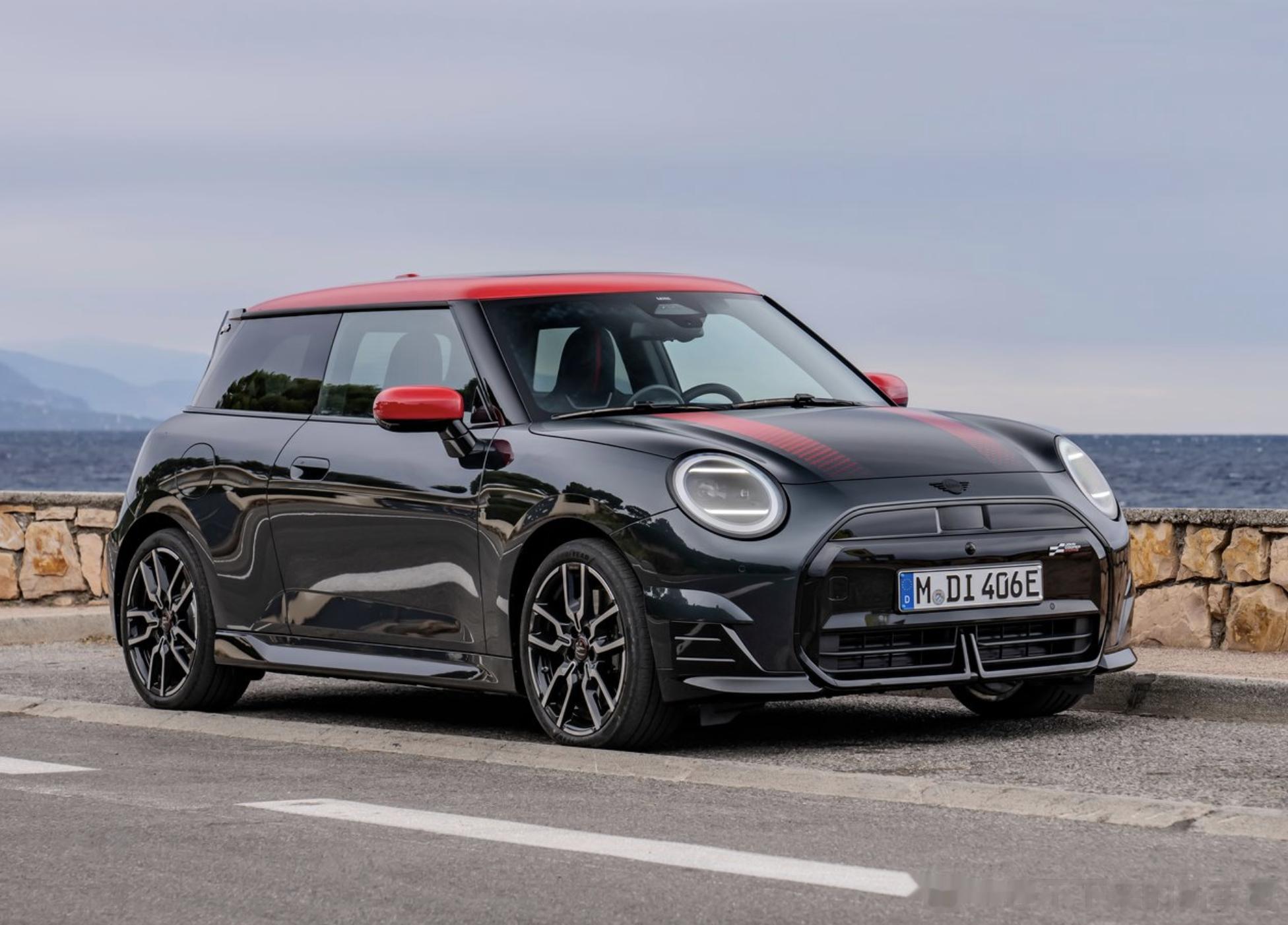 #这是你要的潮车吗# 全新MINI Cooper SE JCW Trim，只是新