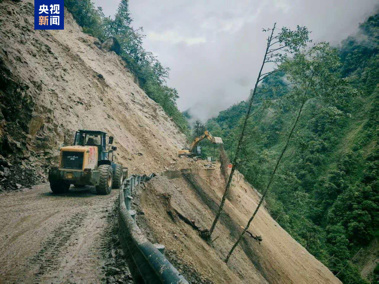 云南怒江独龙江公路抢通，应急车辆可临时通行