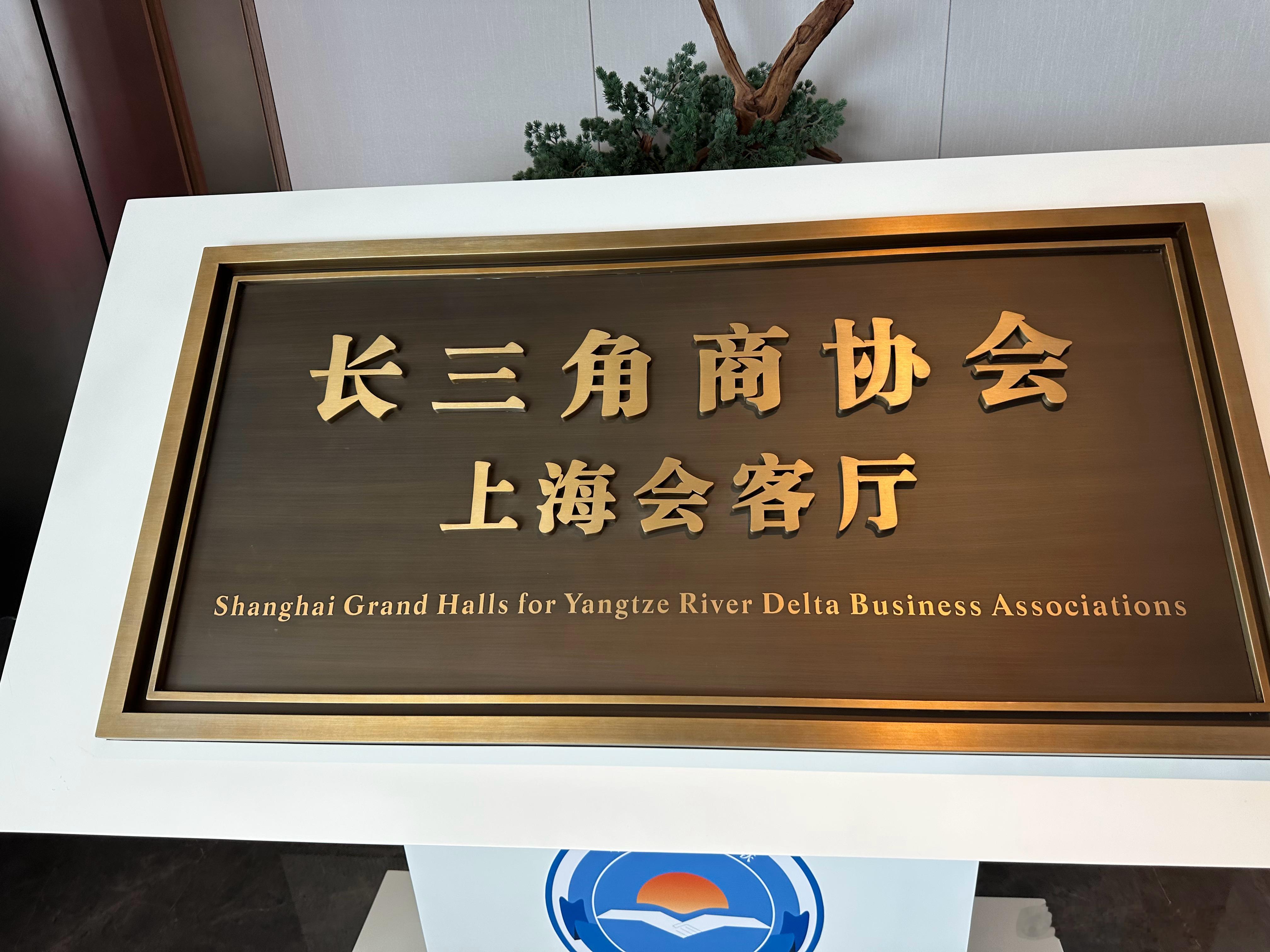 台风巴威又睁眼了 听到台风两个字，老上海们压根没有任何心理涟漪，不会去超市抢买物